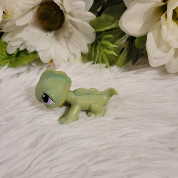 2/$10 Littlest Pet Shop Authentic LPS #374 Green Iguana Lizard Purple Eyes - Picture 4 of 9